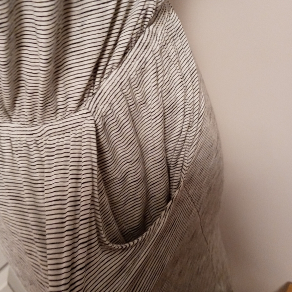 Gap greyish white SOFTEST EVER pocket dress - Picture 2 of 4